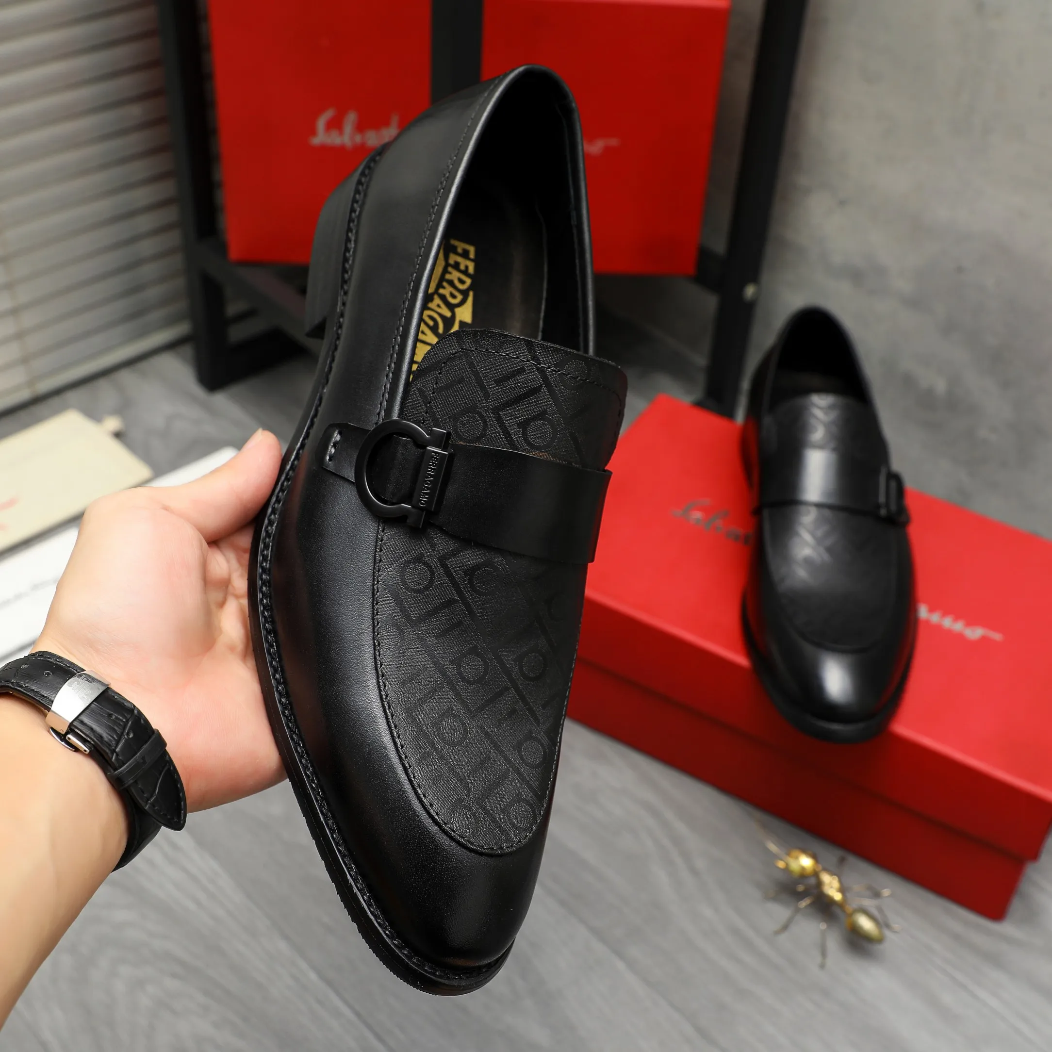 Men's men's shoes💰460 Product trademark: Ferragamo "Ferragamo" business slip-on leather shoes Regular size: 39-44 Product materials: Selected high-quality cowhide upper, cowhide lining, original outsole